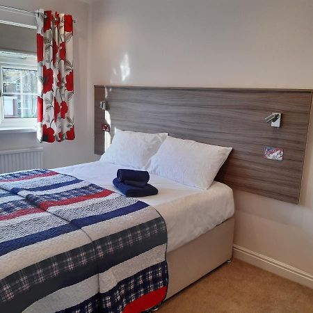 Smitten House 4 Bedroom Rhyl Exteriör bild
