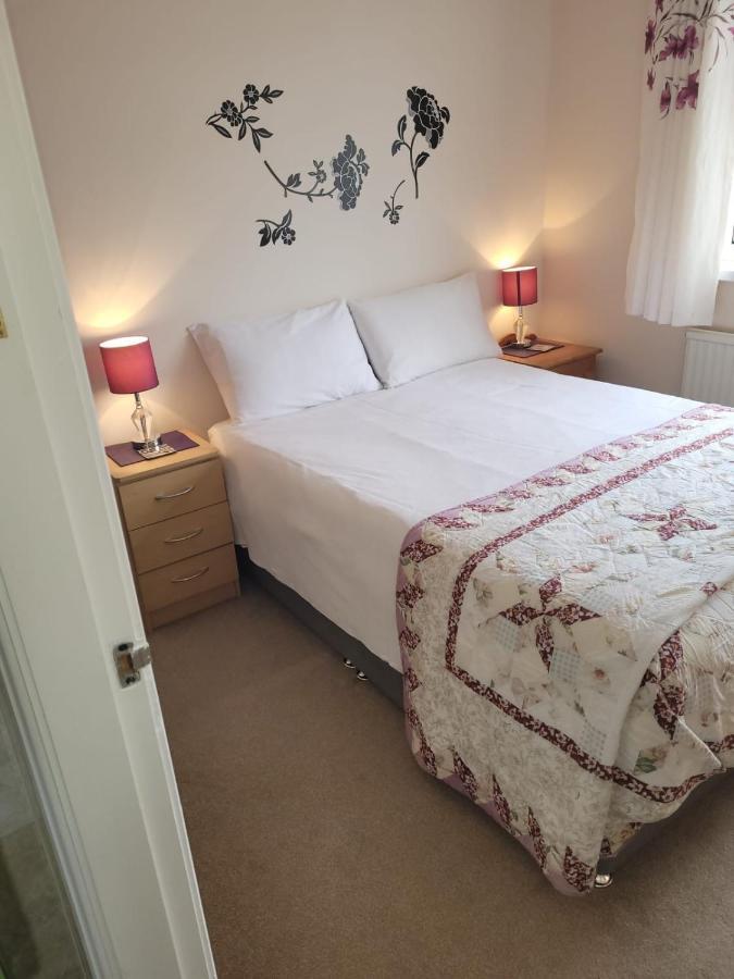 Smitten House 4 Bedroom Rhyl Exteriör bild
